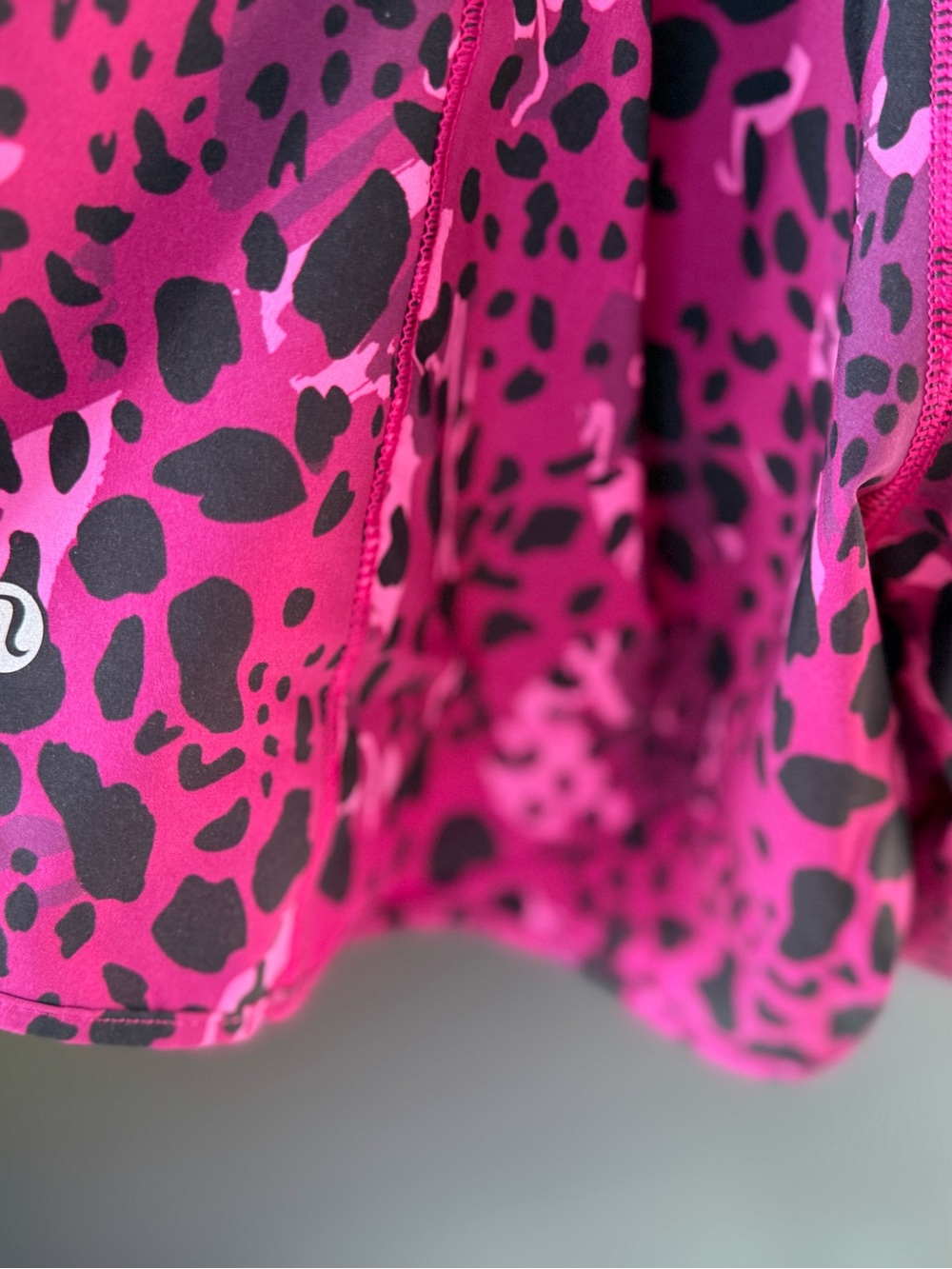 Lululemon bundle of 2 shorts size 6 like new. Yellow and pink animal print EUC - Picture 6 of 9